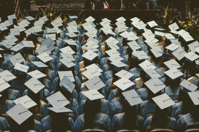 featured image thumbnail for post Graduation Messages: How To Write a Perfect and Personal Graduation Card Message