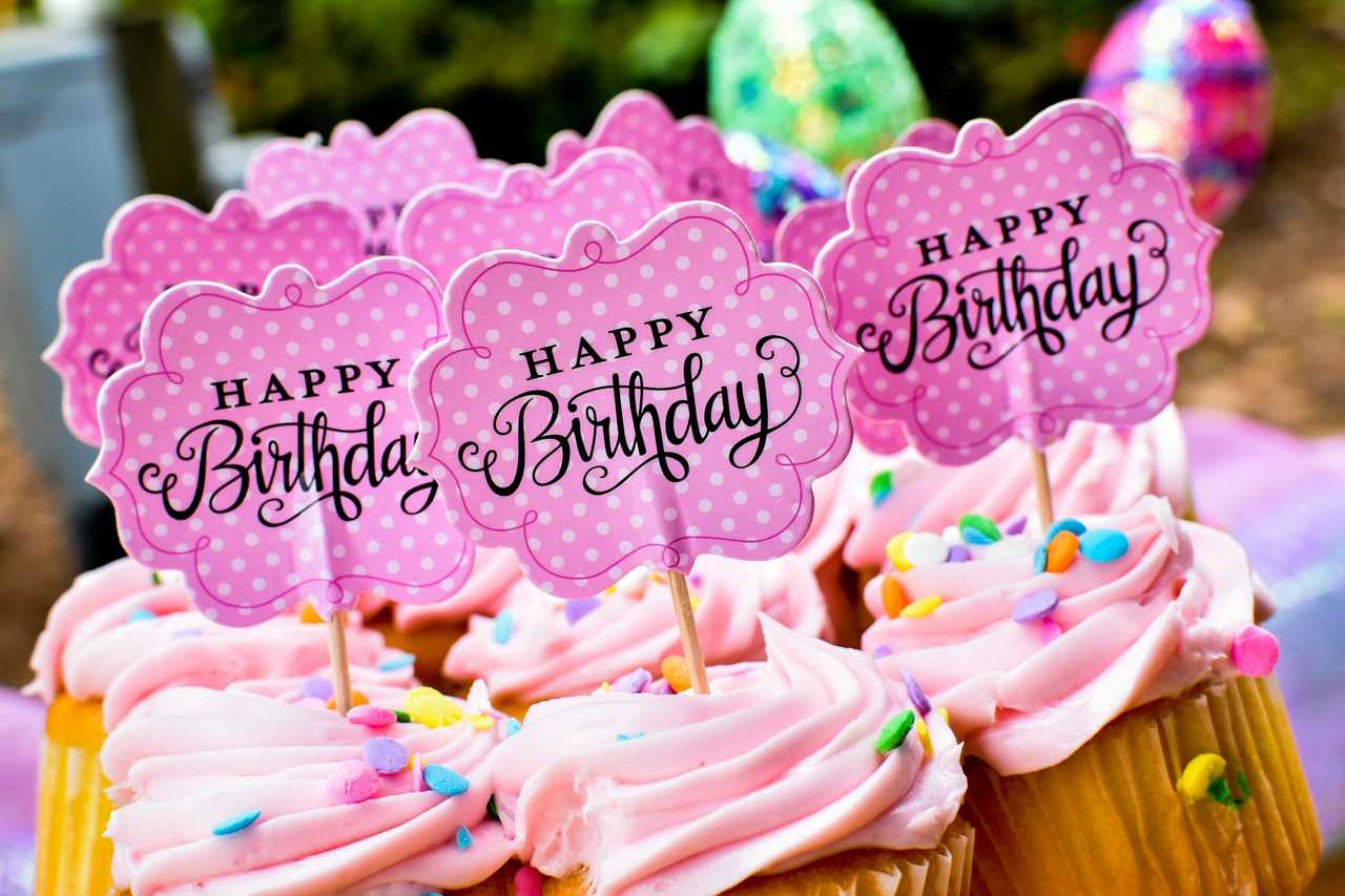 happy birthday messages for niece in pink cupcakes for a party