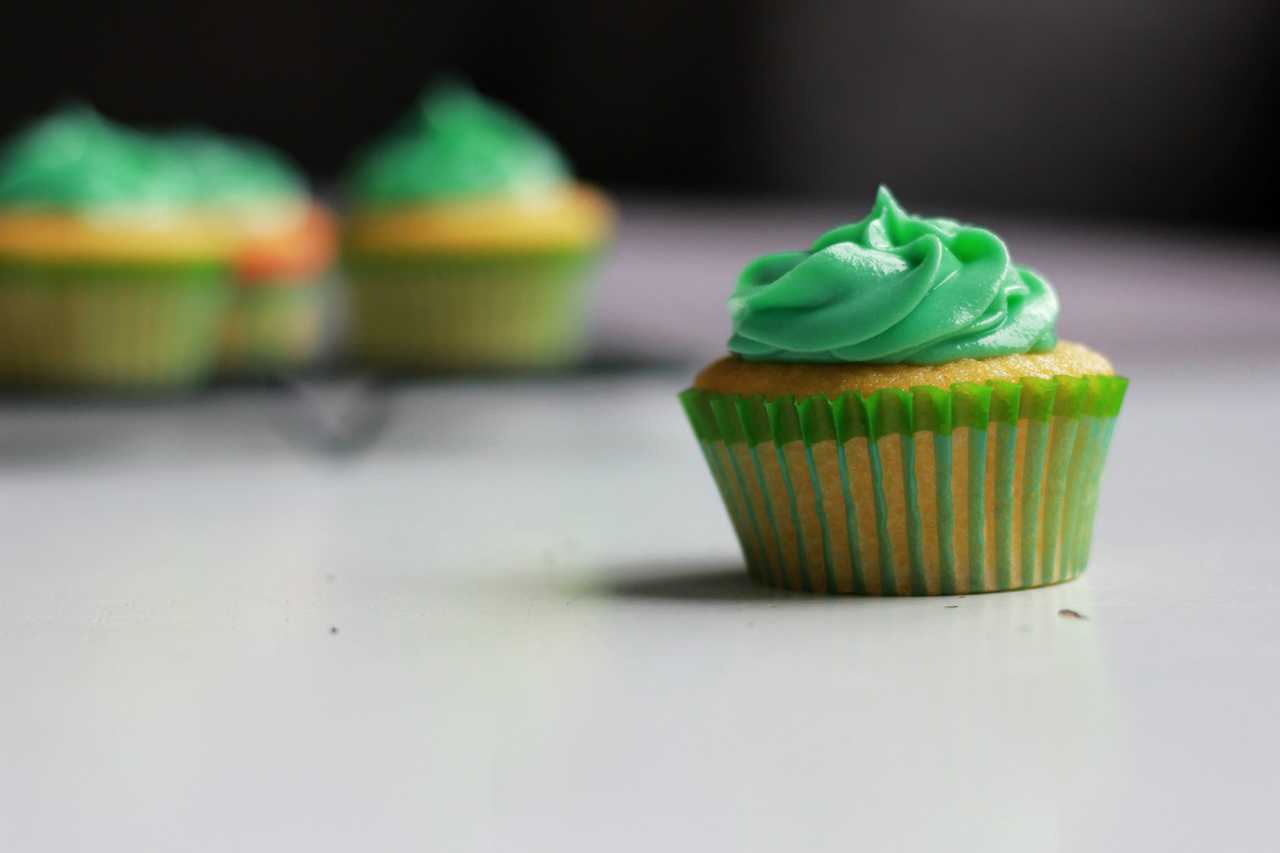 green cupcakes, thematic to st patrick's day for sayings and quotes