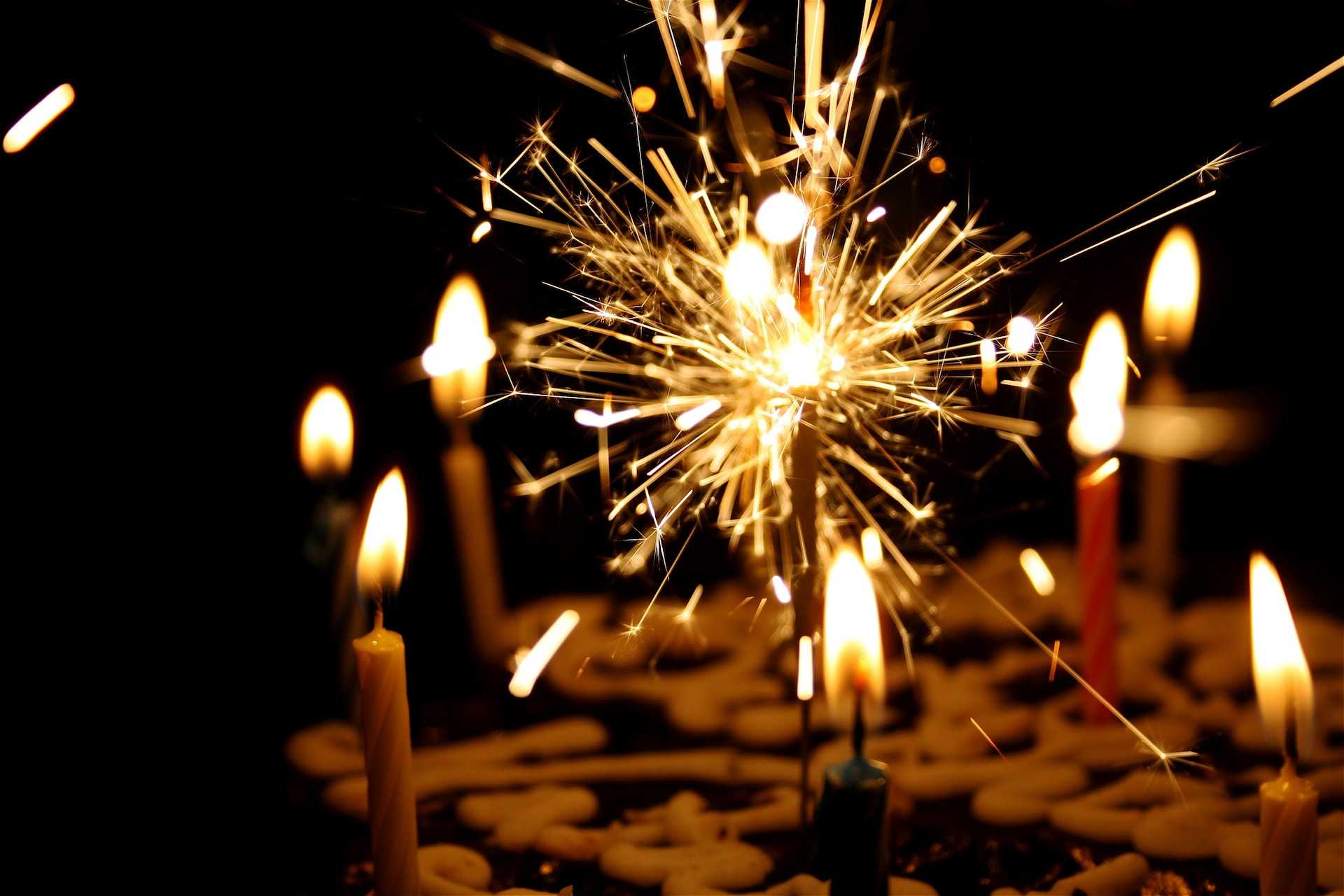sparkling candles to wish an ai generated birthday message